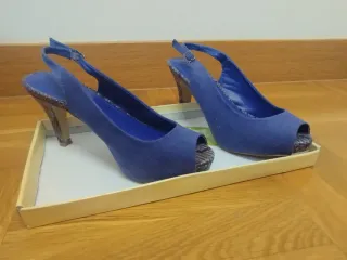 Zapatos de tacón Mary Paz morados (talla 35)