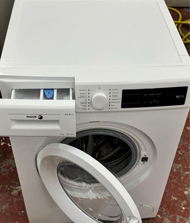 LAVADORA DE CARGA FRONTAL MARCA FAGOR DE 8 KILOS