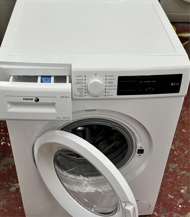 LAVADORA DE CARGA FRONTAL MARCA FAGOR DE 8 KILOS