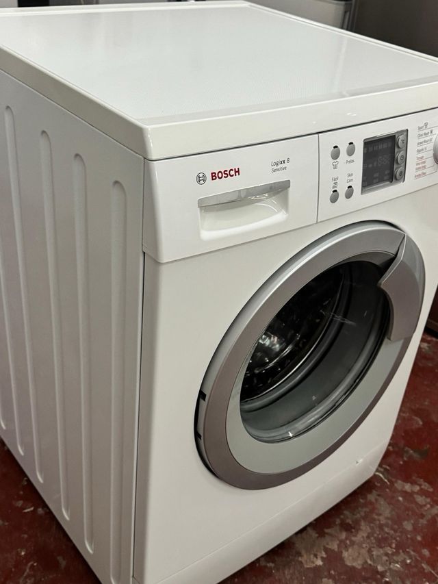 LAVADORA DE CARGA FRONTAL MARCA BOSCH DE 8 KILOS