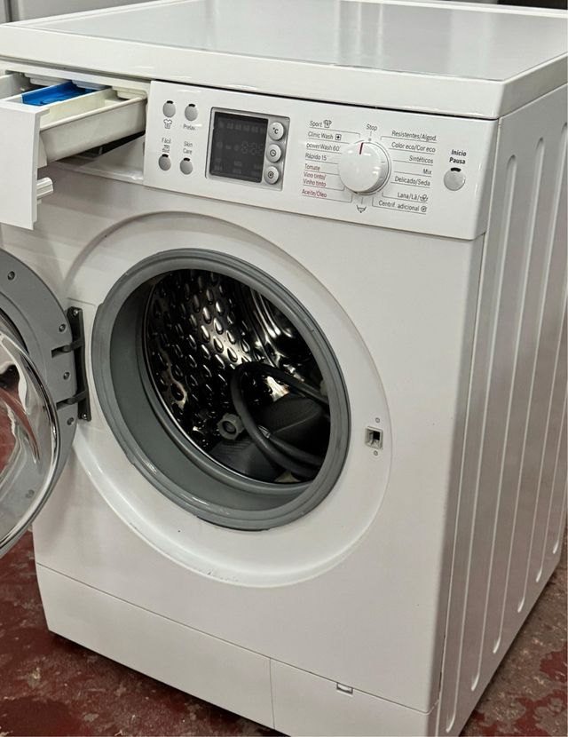 LAVADORA DE CARGA FRONTAL MARCA BOSCH DE 8 KILOS