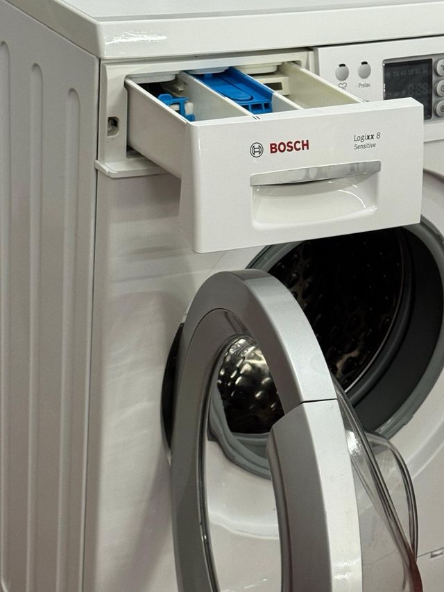 LAVADORA DE CARGA FRONTAL MARCA BOSCH DE 8 KILOS