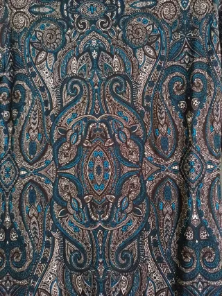 Elegante vestido estampado ajustado