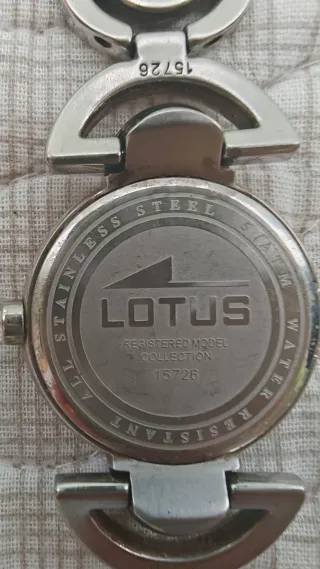 Reloj Lotus Plateado