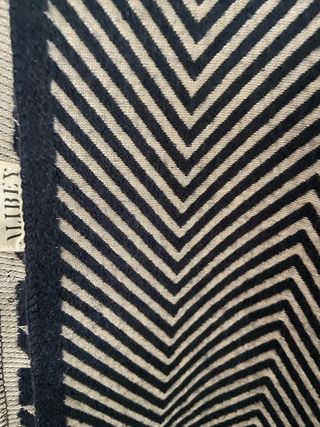 fular en punto de espiga y pata de gallo