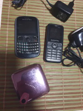 Pacchetto 3 telefoni Alcatel + caricatori