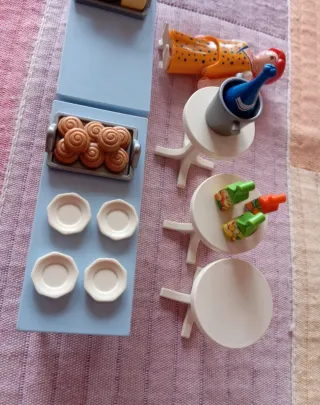 Set Playmobil con accesorios cafetería