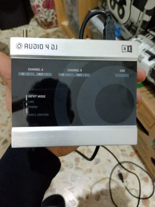 Traktor Kontrol X1 + Scheda Audio 4DJ