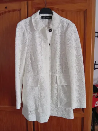 Chaqueta Zara encaje blanca mujer