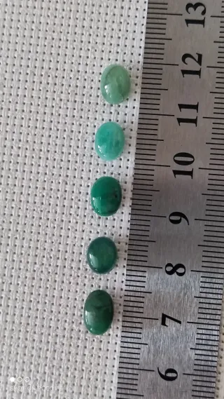 Lote 5 cabujones de Esmeralda.