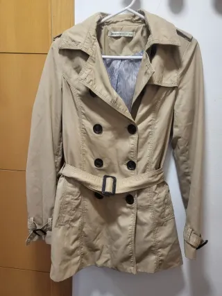 Gabardina Stradivarius Talla S Beige