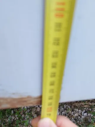 Remolque con vaca y estanterías