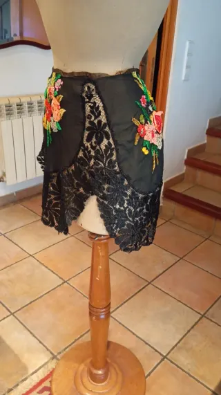 Pieza bordada antigua.