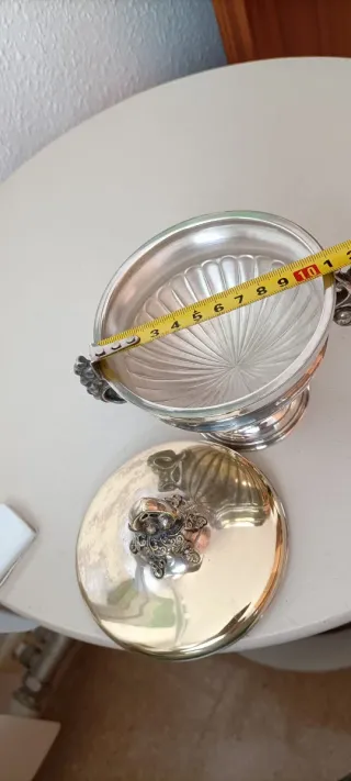 Antiguo Hostiario de iglesia. Art Nouveau Alpaca