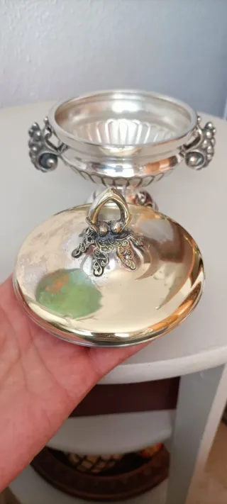 Antiguo Hostiario de iglesia. Art Nouveau Alpaca