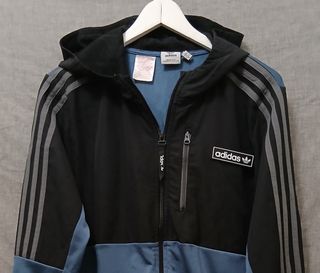 adidas tracktop size 176cm 15-16years blue
