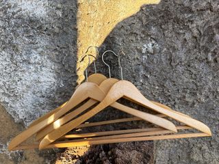 Perchas de madera y metal 4 unidades