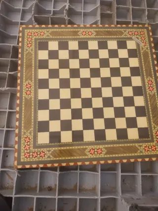 Tablero de ajedrez decorado