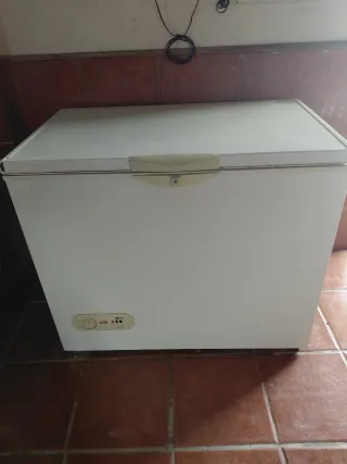 Congelatore bianco orizzontale