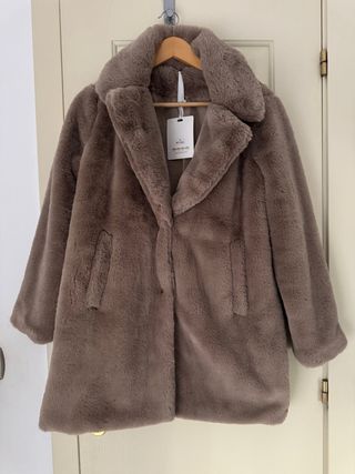 Abrigo pelo beige