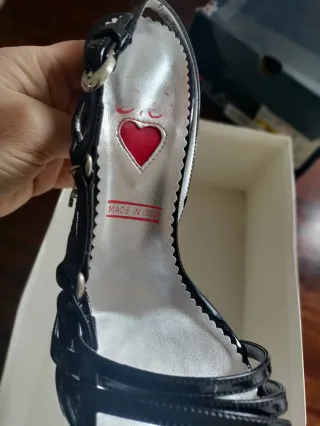 Sandali neri con tacco