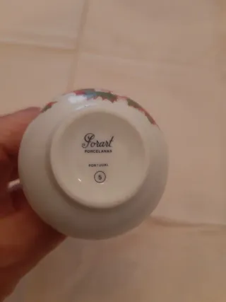 Jarra Porart de porcelana com detalhes dourados