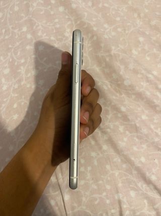 iPhone 11 bianco, pezzi