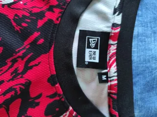 Maglietta New Era a maniche lunghe