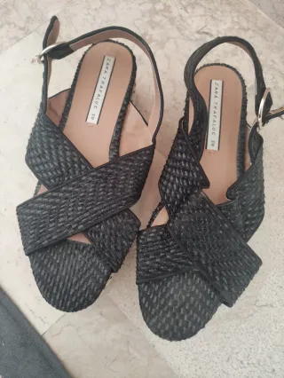 Sandalias Zara trenzadas negras talla 39