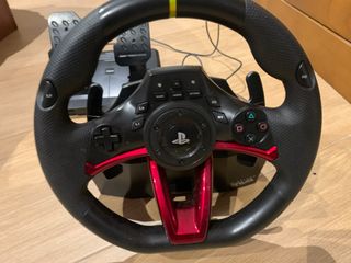 Volante e Pedali Hori PS4 Quasi Nuovo. Si vende x