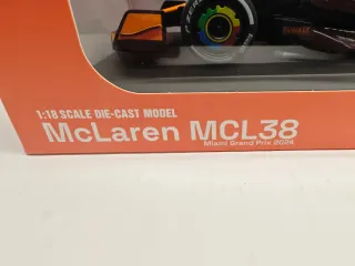 McLaren MCL38 Scala 1:18 RW Diecast