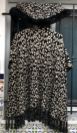 Poncho capa estampado