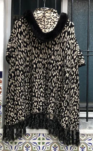 Poncho capa estampado