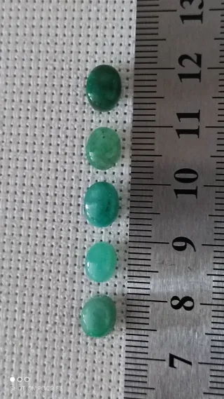 Lote 5 cabujones de Esmeralda.