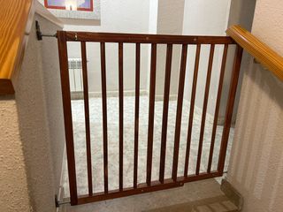 Valla de madera interior para escaleras
