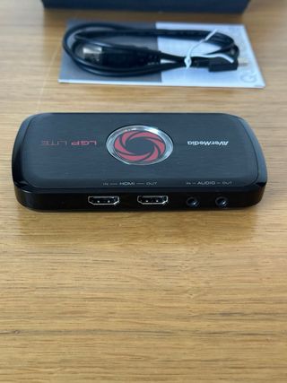 Avermedia LGP Lite GL310 en su caja