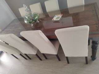 Mesa única y original de comedor hecha con puerta