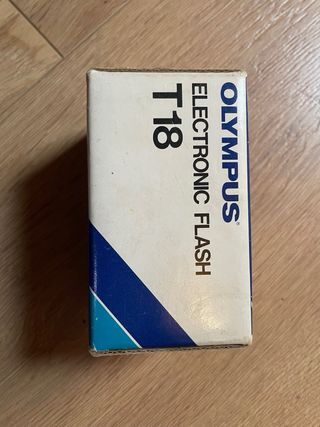Flash Olympus T18