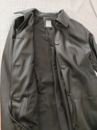 Trench efecto piel Zara negro