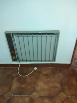 Estufa eléctrica negra