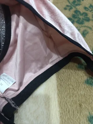 Conjunto lencería rosa y plateado sin estrenar