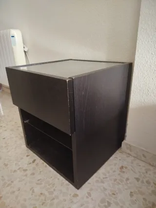 Mesa auxiliar wengue/negro con cristal