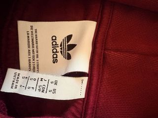 Felpa Adidas con cappuccio viola