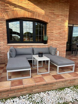 Conjunto sofá exterior 4 módulos + mesa