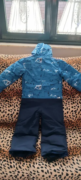 Mono de esquí azul para niño hasta 104 cm de alto.