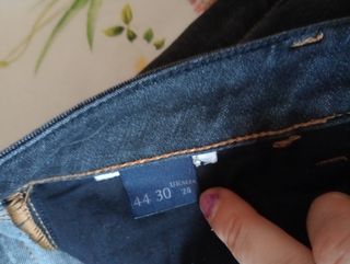 Pantalón vaquero gris oscuro