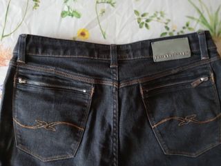 Pantalón vaquero gris oscuro