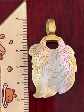 Colgante nácar y oro