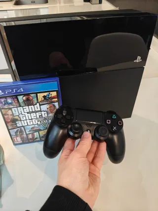 PS4 512GB + GTA 5
