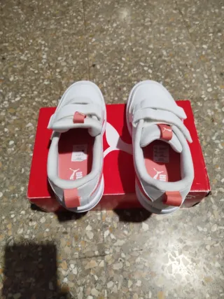 Zapatillas Puma Niña Blancas y Rosas